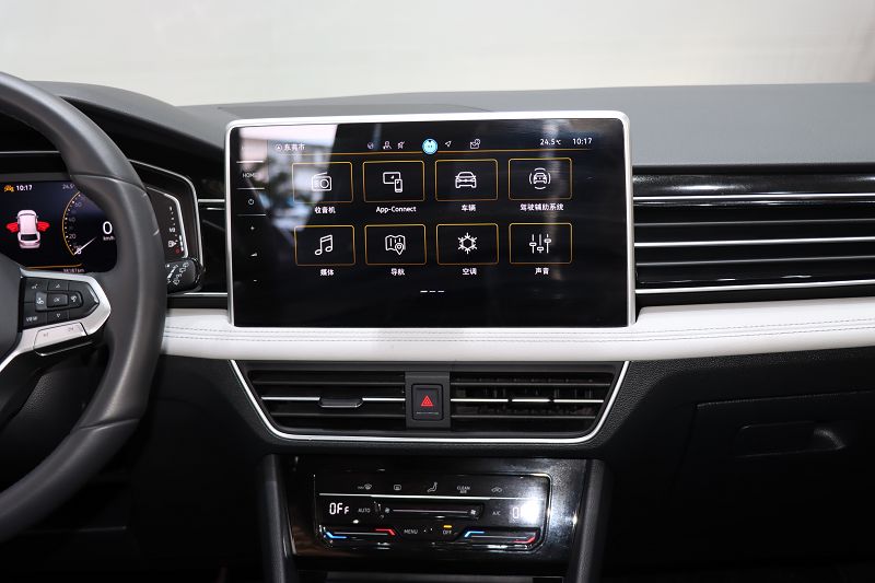 大众 途观L 2024款 出众款 300TSI 自动两驱龙腾版