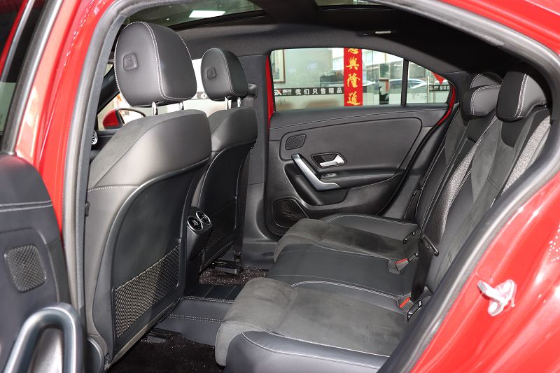 奔驰A级 2020款 A 200 L 运动轿车