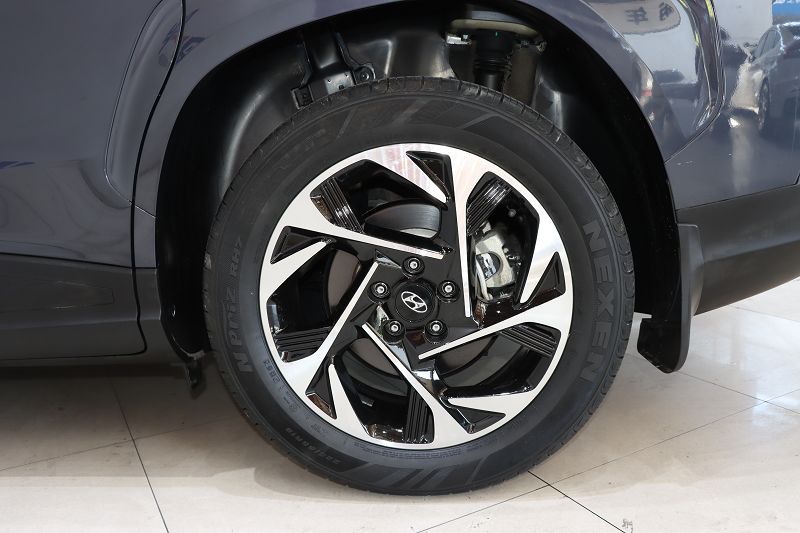 现代 库斯途 2021款 270TGDi 尊贵版 LUX