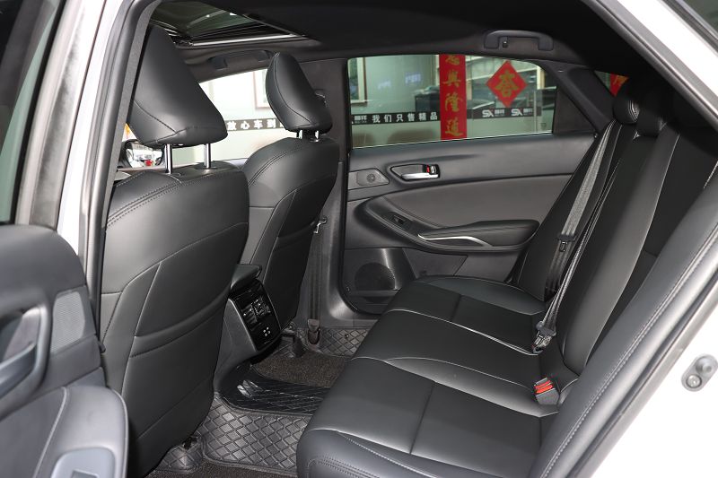 丰田 亚洲龙 2024款 2.0L 进取版