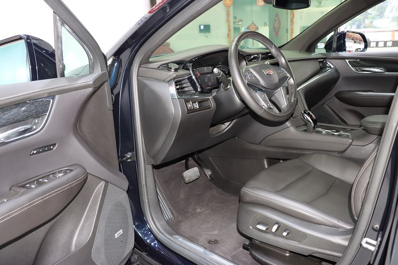 凯迪拉克XT5 2022款 2.0T 两驱豪华型 国VI