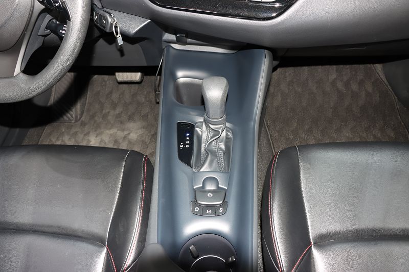 丰田奕泽IZOA 2021款 2.0L 奕动版