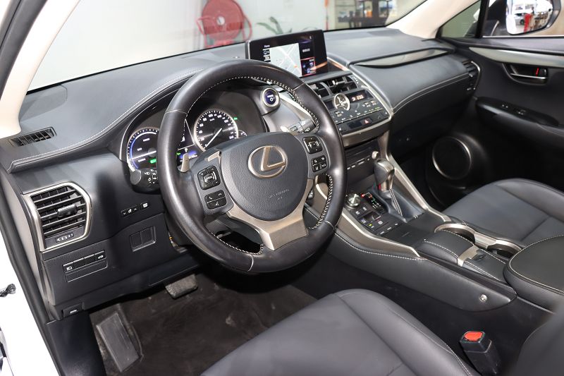 雷克萨斯NX 2017款 300h 前驱 锋尚版