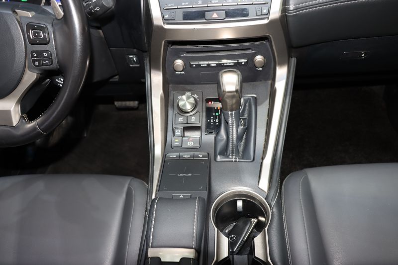 雷克萨斯NX 2017款 300h 前驱 锋尚版