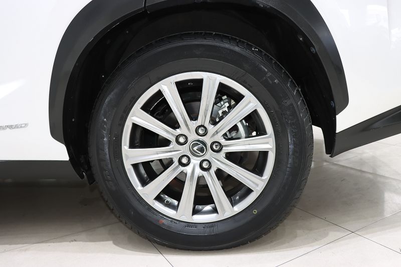 雷克萨斯NX 2017款 300h 前驱 锋尚版