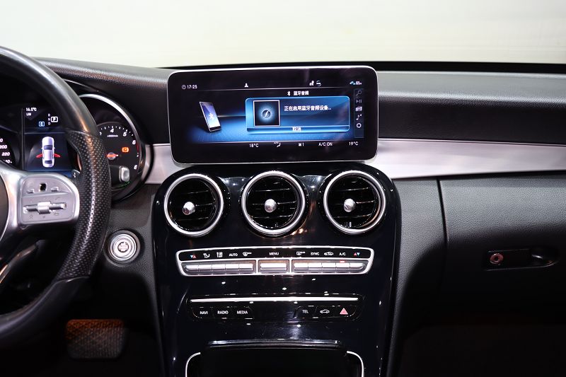 奔驰C级 2019款 C 260 运动版