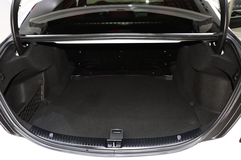 奔驰C级 2019款 C 260 运动版