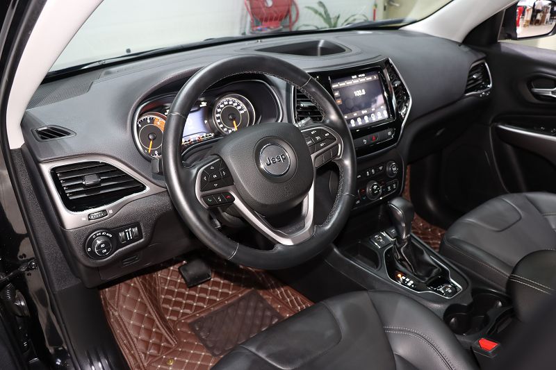 Jeep 自由光 2019款 2.0T 两驱智享版 国V