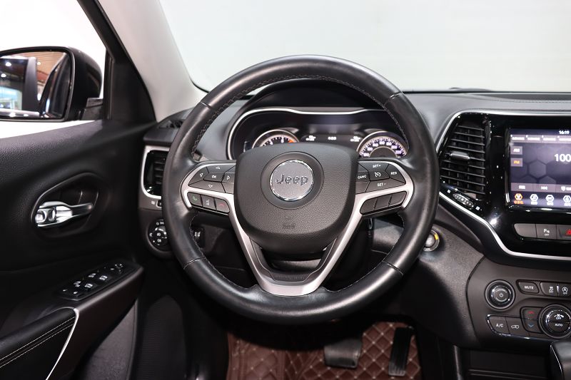 Jeep 自由光 2019款 2.0T 两驱智享版 国V