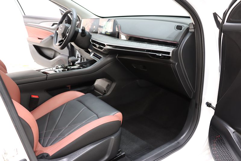 长安 逸动 2023款 畅享版 PLUS 蓝鲸NE 1.4T GDI DCT尊贵版