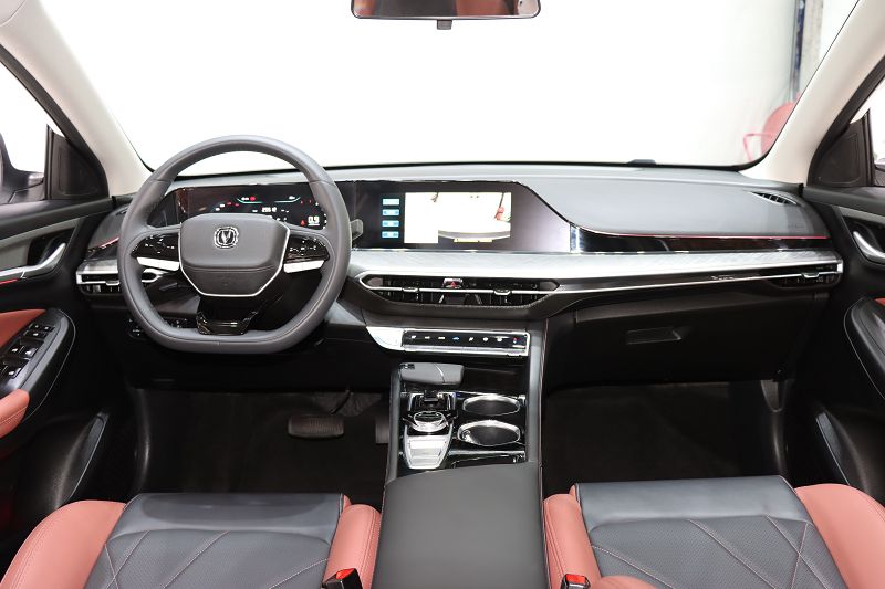 长安 逸动 2023款 畅享版 PLUS 蓝鲸NE 1.4T GDI DCT尊贵版