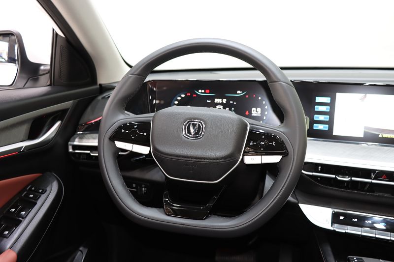 长安 逸动 2023款 畅享版 PLUS 蓝鲸NE 1.4T GDI DCT尊贵版