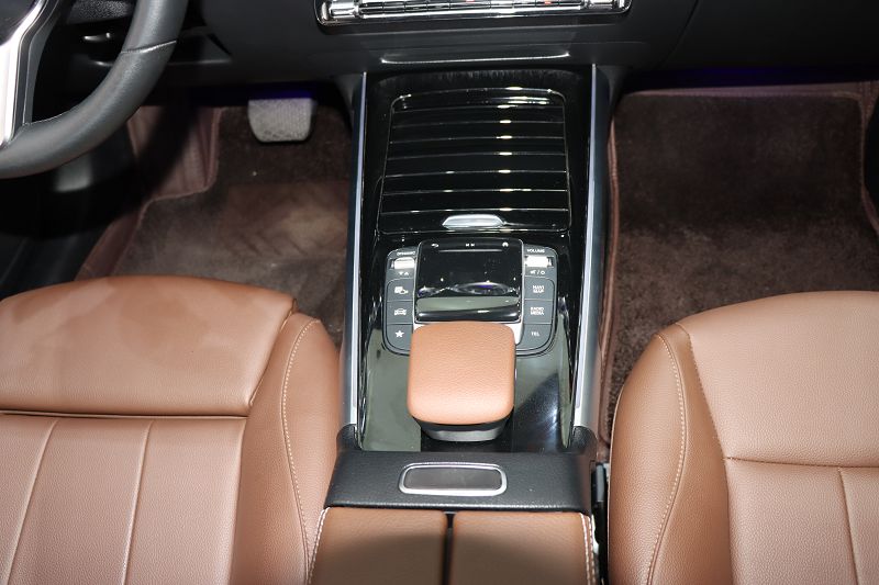 奔驰GLB级 2022款 GLB 220 时尚型