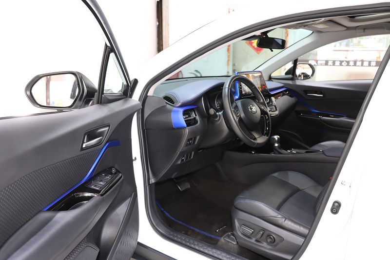 丰田C-HR 2021款 2.0L 豪华版