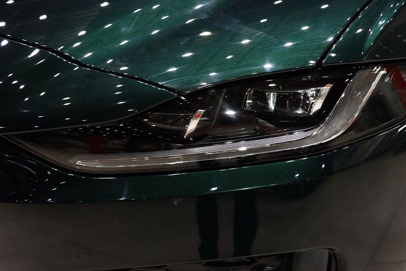 捷豹XEL 2024款 2.0T 250PS R-DYNAMIC S进取运动版