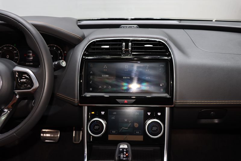 捷豹XEL 2024款 2.0T 250PS R-DYNAMIC S进取运动版