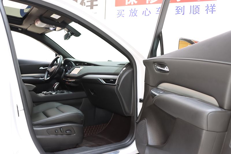 凯迪拉克XT4 2018款 28T 两驱领先型
