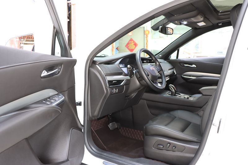 凯迪拉克XT4 2018款 28T 两驱领先型