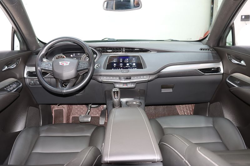 凯迪拉克XT4 2018款 28T 两驱领先型