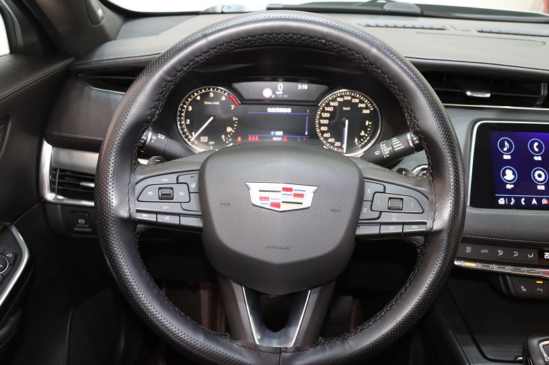 凯迪拉克XT4 2018款 28T 两驱领先型