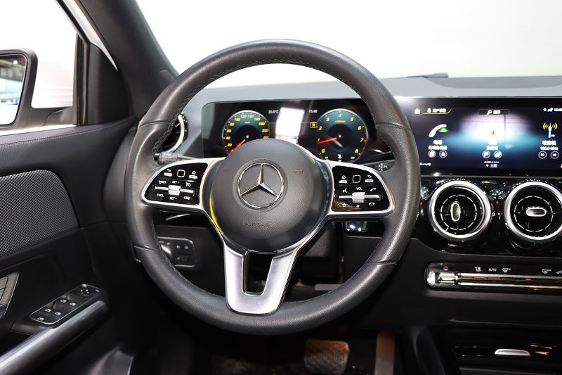 奔驰GLA级 2022款 改款二 GLA 200