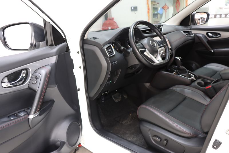 日产 逍客 19款 2.0L CVT豪华