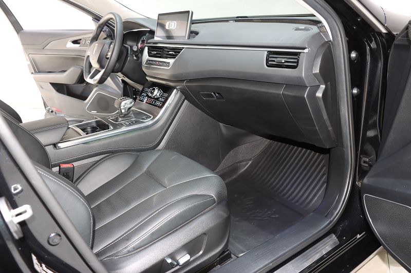 红旗H5 2020款 1.8T 自动智联旗畅版