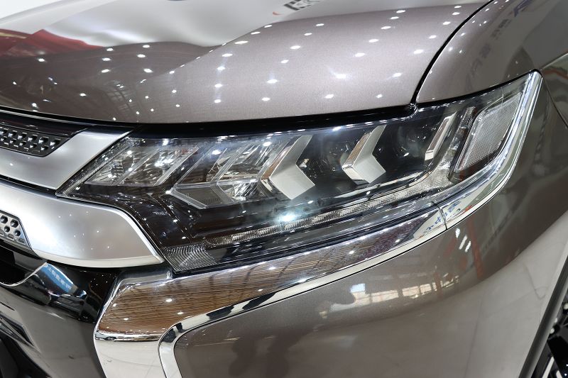 三菱 欧蓝德 2019款 2.4L 四驱致享版 5座 国VI