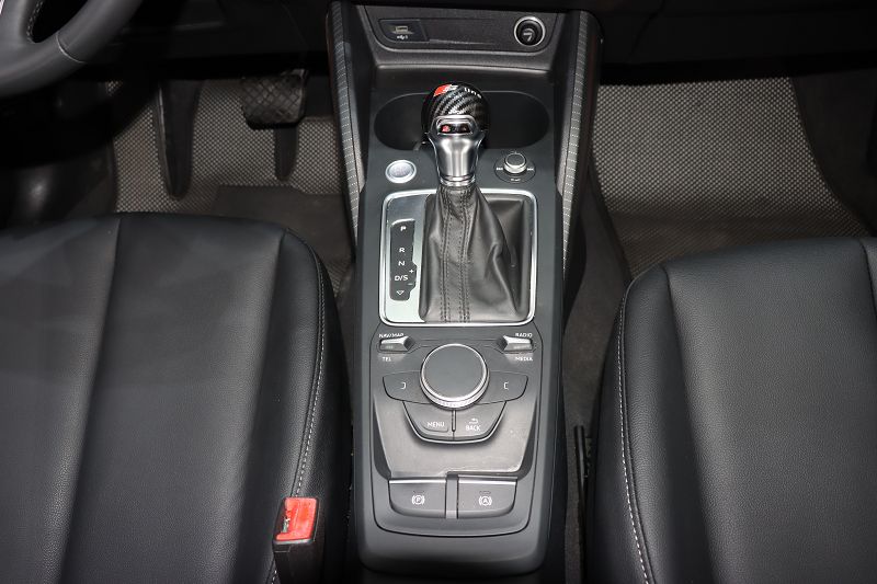 奥迪Q2L 2018款 35TFSI 上市专享版 国VI