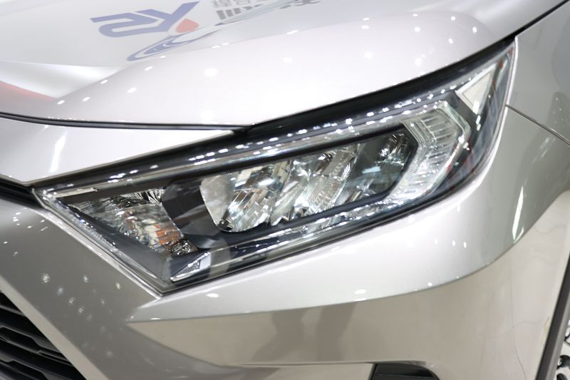 丰田 RAV4荣放 2020款 2.0L CVT两驱风尚版