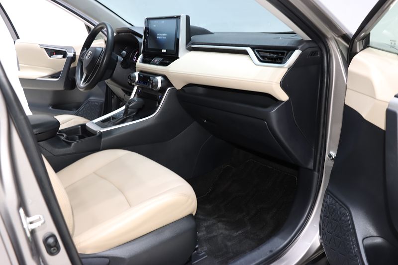 丰田 RAV4荣放 2020款 2.0L CVT两驱风尚版