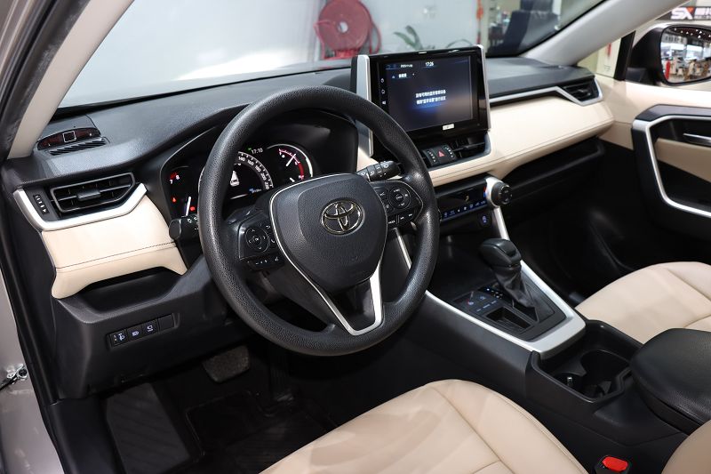 丰田 RAV4荣放 2020款 2.0L CVT两驱风尚版