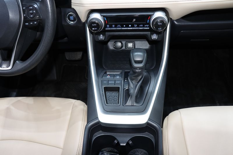 丰田 RAV4荣放 2020款 2.0L CVT两驱风尚版