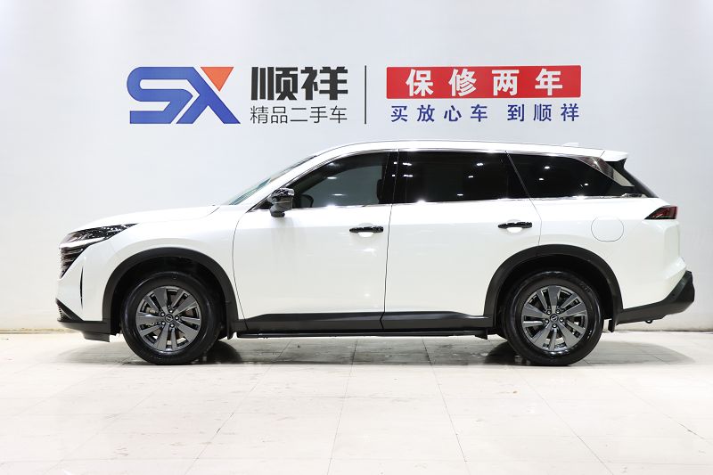 日产 探陆 2024款 380VC-TURBO 两驱智悦版 6座