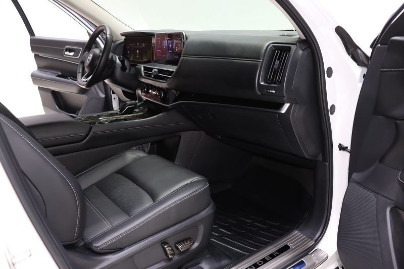 日产 探陆 2024款 380VC-TURBO 两驱智悦版 6座