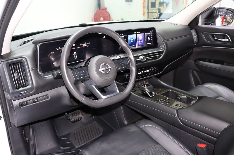 日产 探陆 2024款 380VC-TURBO 两驱智悦版 6座