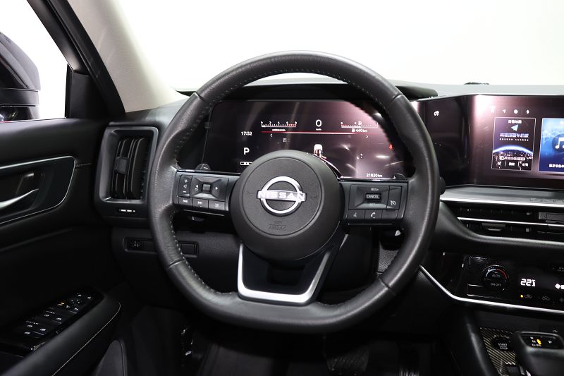 日产 探陆 2024款 380VC-TURBO 两驱智悦版 6座