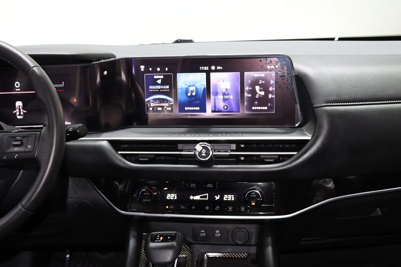 日产 探陆 2024款 380VC-TURBO 两驱智悦版 6座