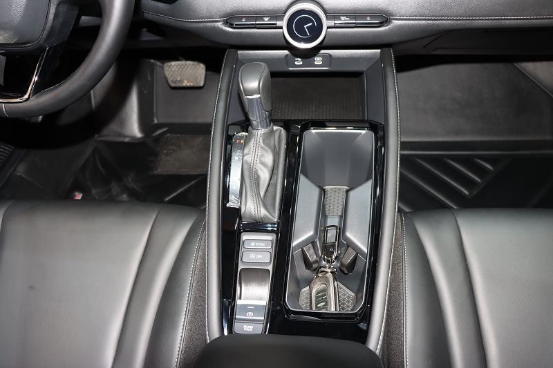 本田 英仕派 2023款 260TURBO 精致版