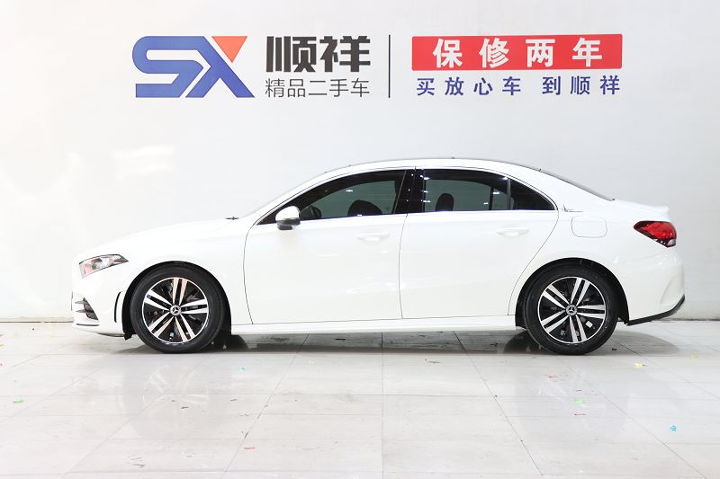 奔驰A级 2020款 A 180 L 运动轿车 国VI