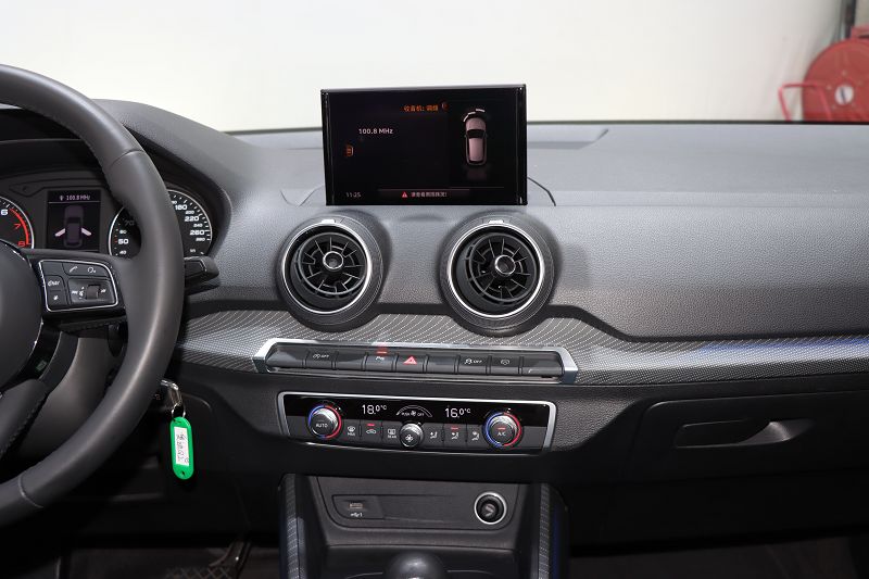 奥迪Q2L 2018款 35TFSI 时尚动感型 国VI