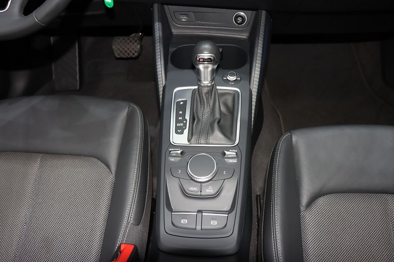 奥迪Q2L 2018款 35TFSI 时尚动感型 国VI