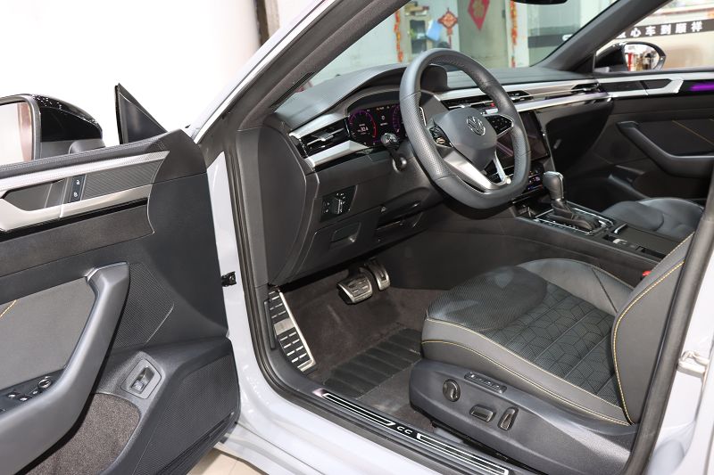 一汽-大众CC 2024款 380TSI 夺目版
