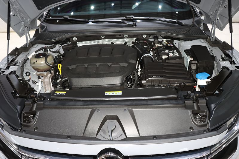 一汽-大众CC 2024款 380TSI 夺目版