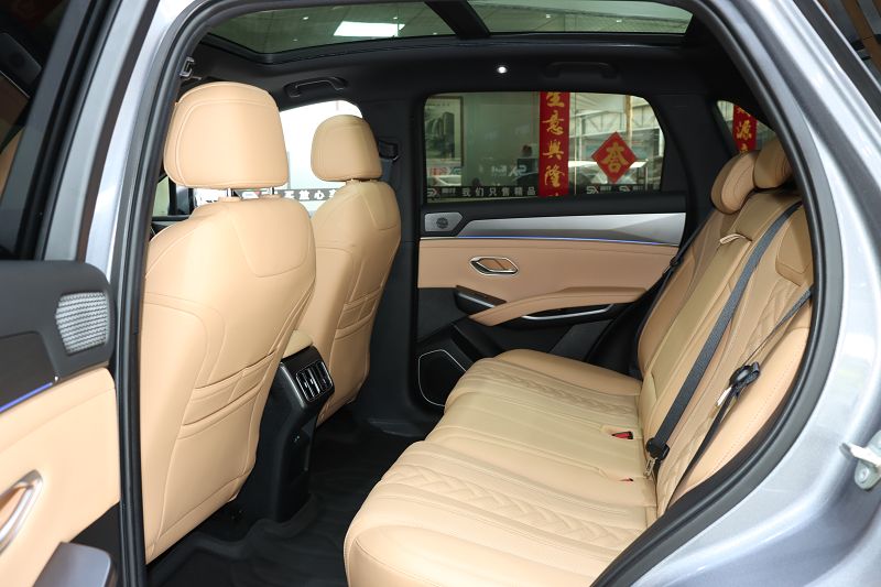 比亚迪 宋L DM-i 2025款 智驾版 112km 超越型