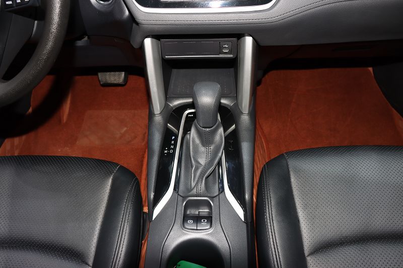 丰田 卡罗拉锐放 2024款 2.0L 精英版