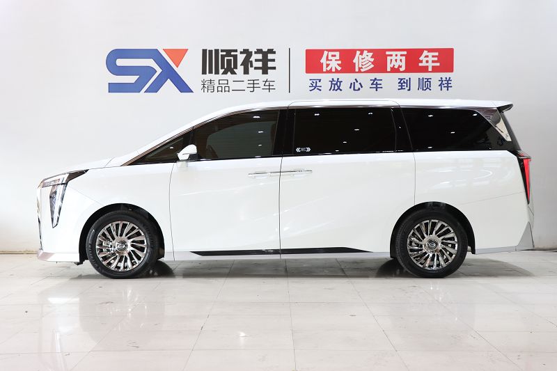 广汽传祺 传祺M8 2023款 宗师系列 双擎 旗舰