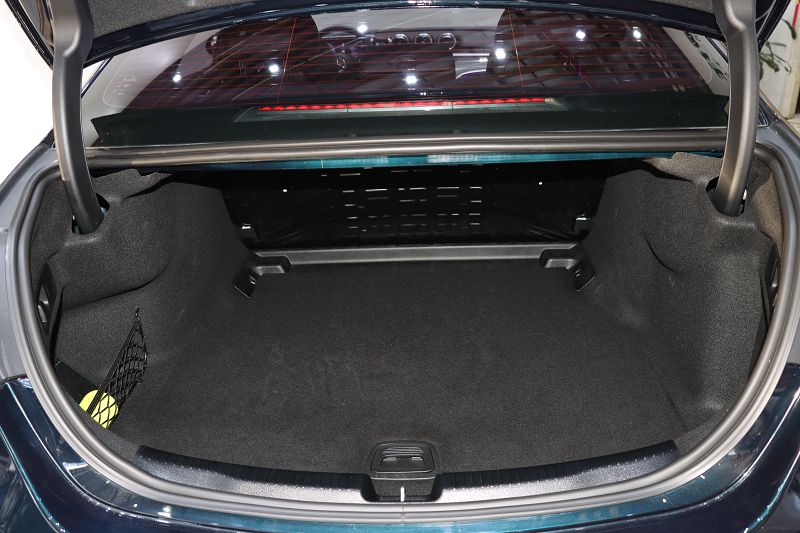 奔驰C级 2022款 改款 C 260 L 运动版