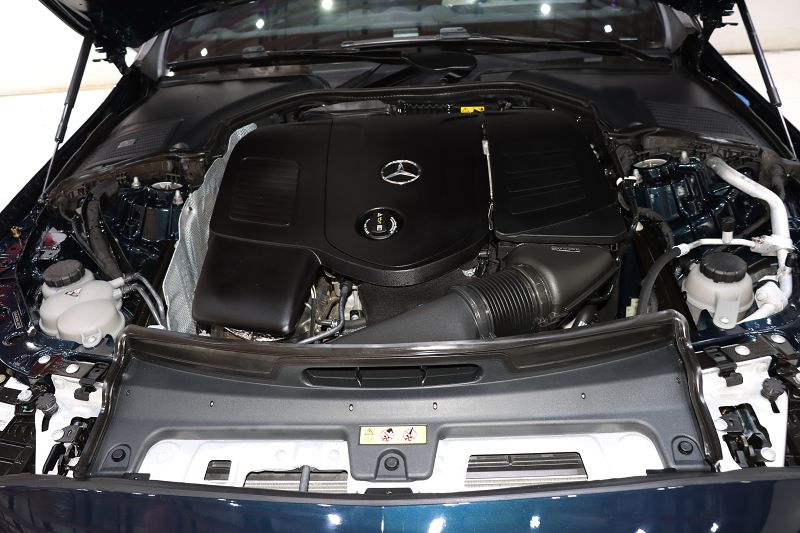 奔驰C级 2022款 改款 C 260 L 运动版