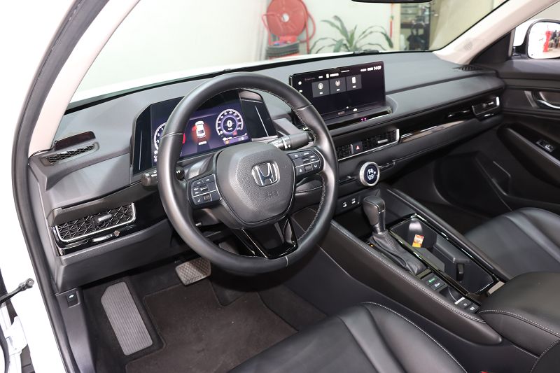 本田 英仕派 2023款 260TURBO 精致版